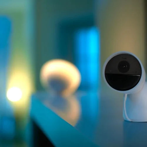 Išmanioji laidinė kamera Philips Hue su stovu (balta) - 4